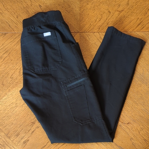 Figs Pants - Figs Women's Black Yola Skinny Cargo Scrub Pants